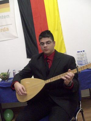 Saz Kursu Birlikte Eğlendi