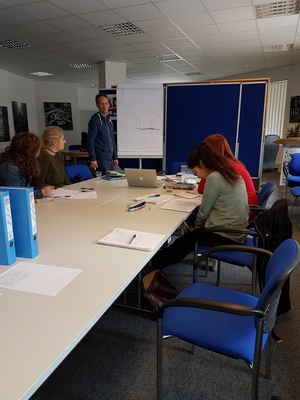 Gestaltung eines Kinderbuches – Projekt Farbenfroh