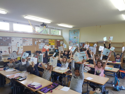 Farbenfroh – Die gl?cklichen Empf?nger_innen der B?cher!