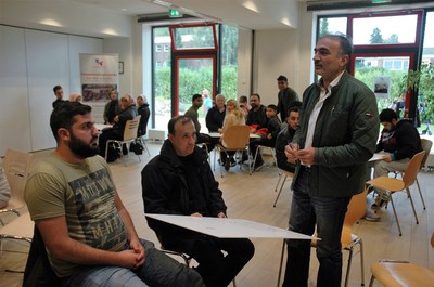 World Café "Zukunft" - Partnerschaft in Glinde: Moschee und Feuerwehr