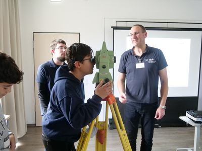 Berufsorientierungs-camp: Jugendliche Migrantinnen und Migranten für eine Ausbildung im öffentlichen Dienst stärken